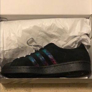 NWT BLACK ADIDAS MENS SIZE 11